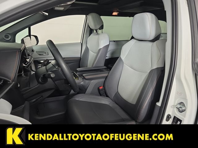 Used 2022 White Toyota XLE image 23