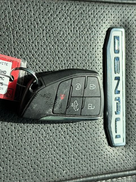 Used 2025 White GMC Denali image 22