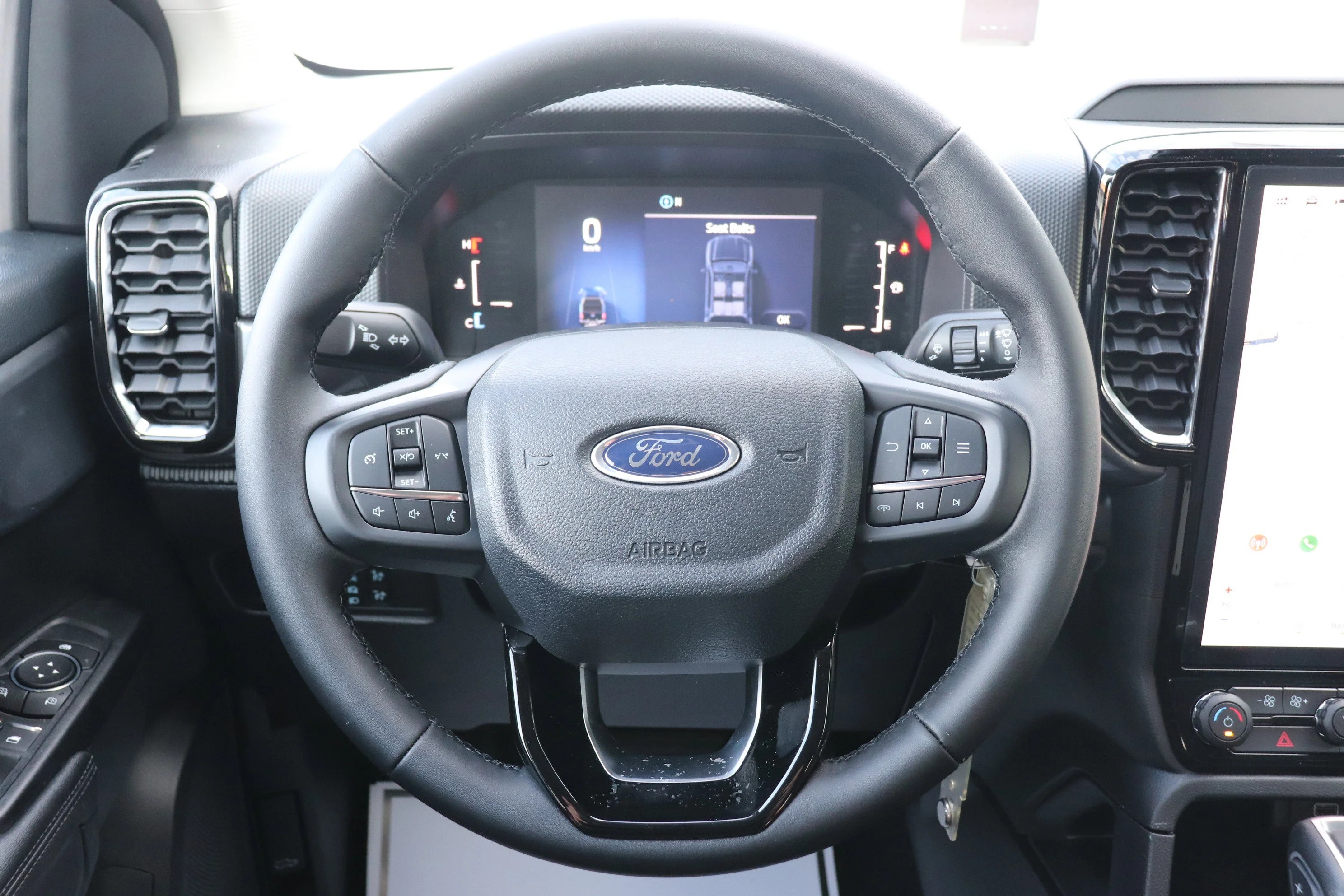 New 2026 OXFORD WHITE Ford XLT image 8