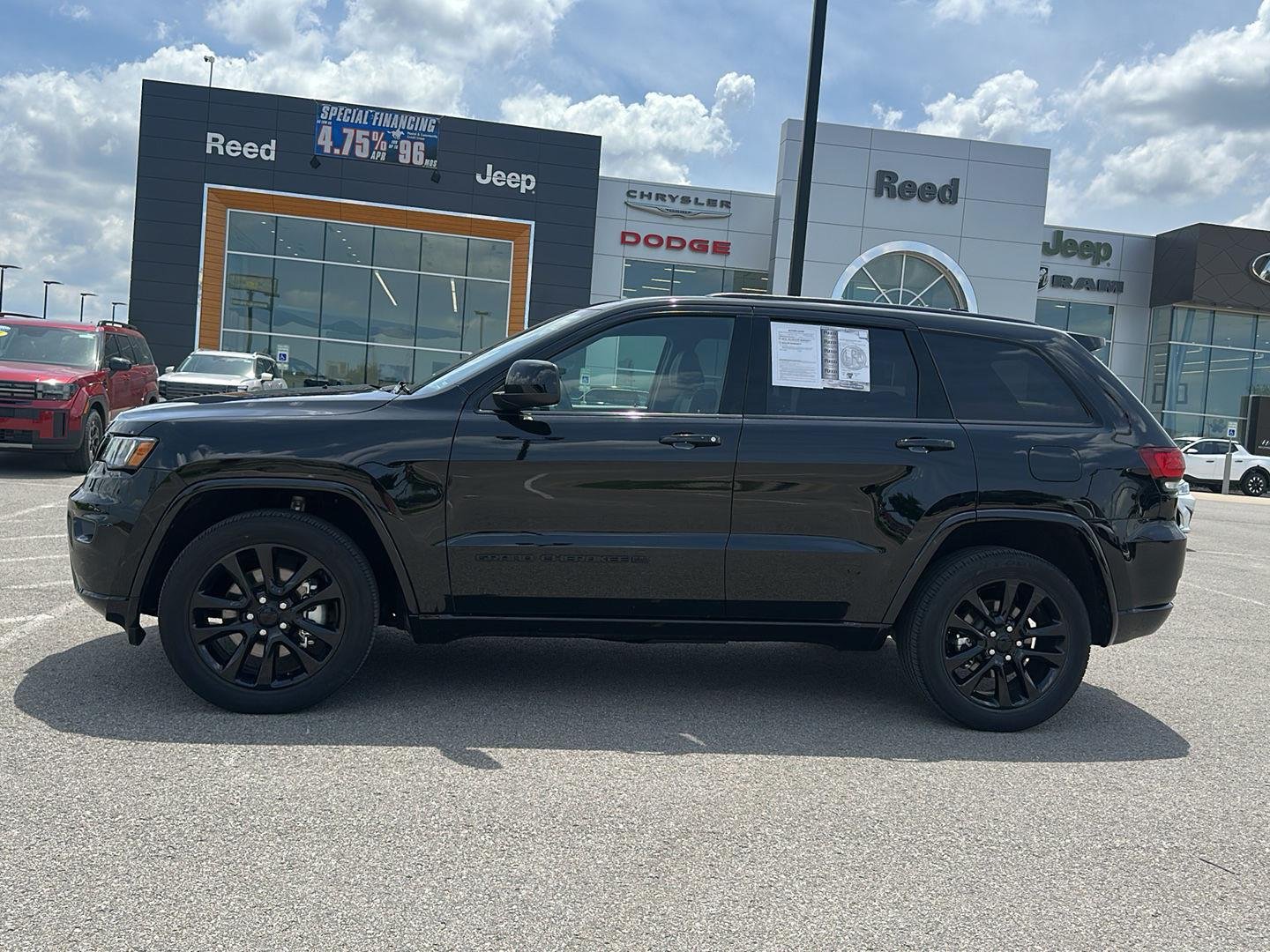 Used 2022 Jeep Grand Cherokee WK Laredo X with VIN 1C4RJFAG7NC142662 for sale in Kansas City