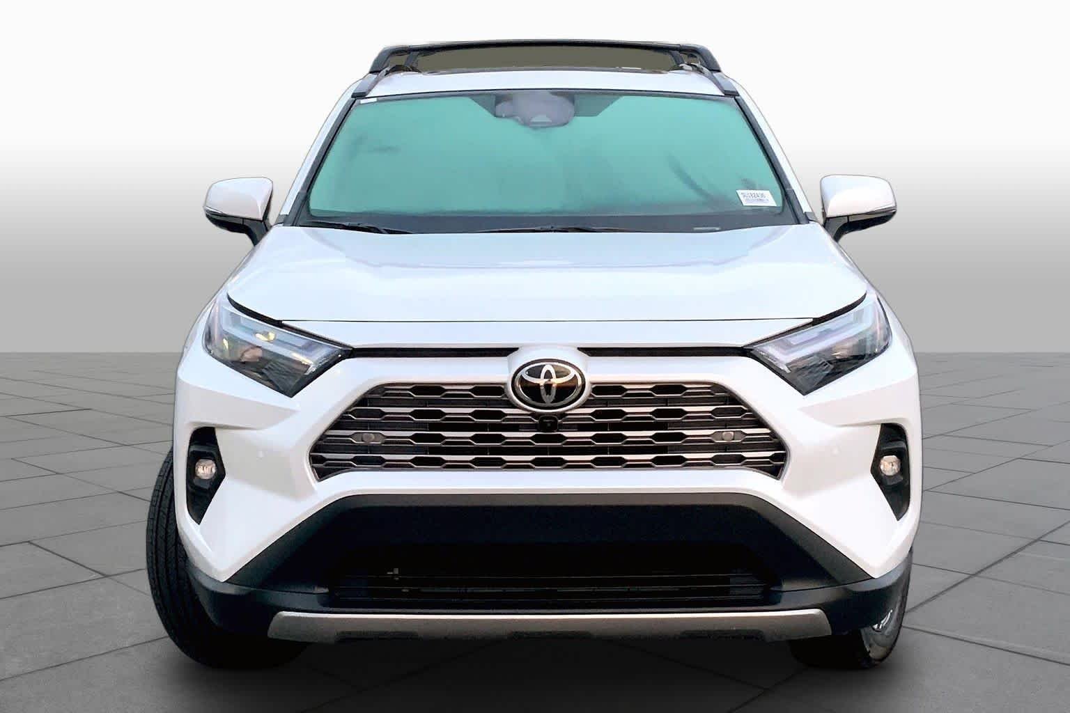 Used 2025 Wind Chill Pearl Toyota Hybrid Limited image 4