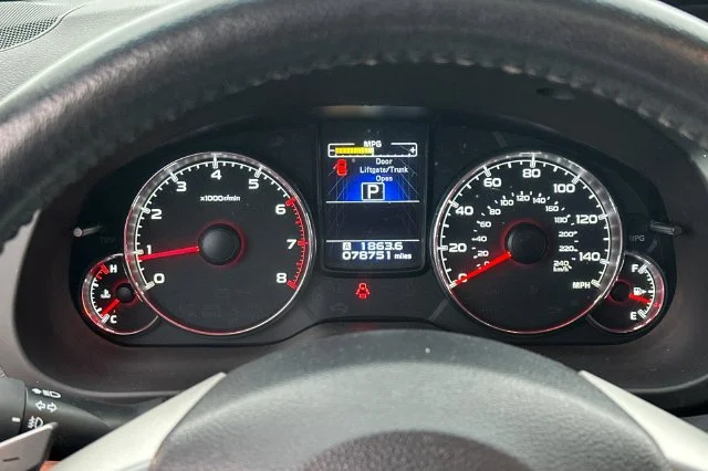 Used 2014 Gray Subaru 2.5i image 29