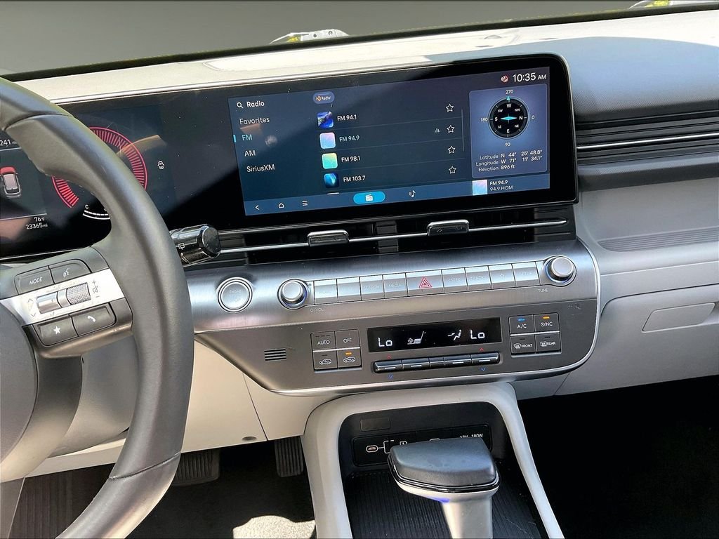 Used 2025 Atlas White Hyundai SEL image 18