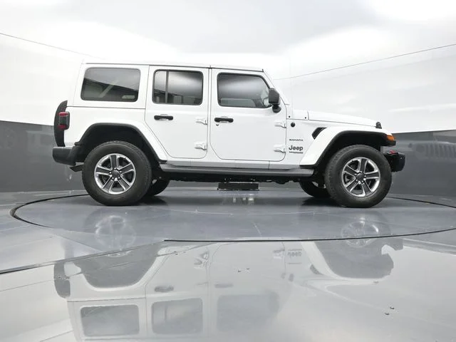Used 2021 White Jeep Unlimited Sahara image 37