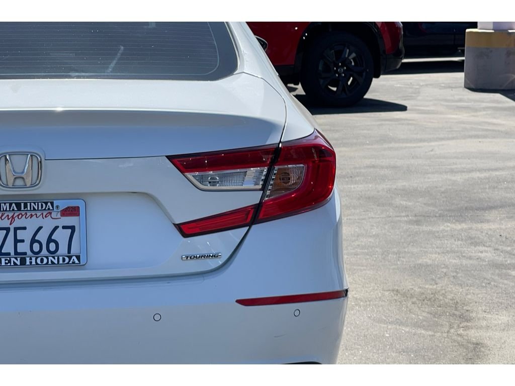Used 2018 Platinum White Pearl Honda Touring 1.5T image 49