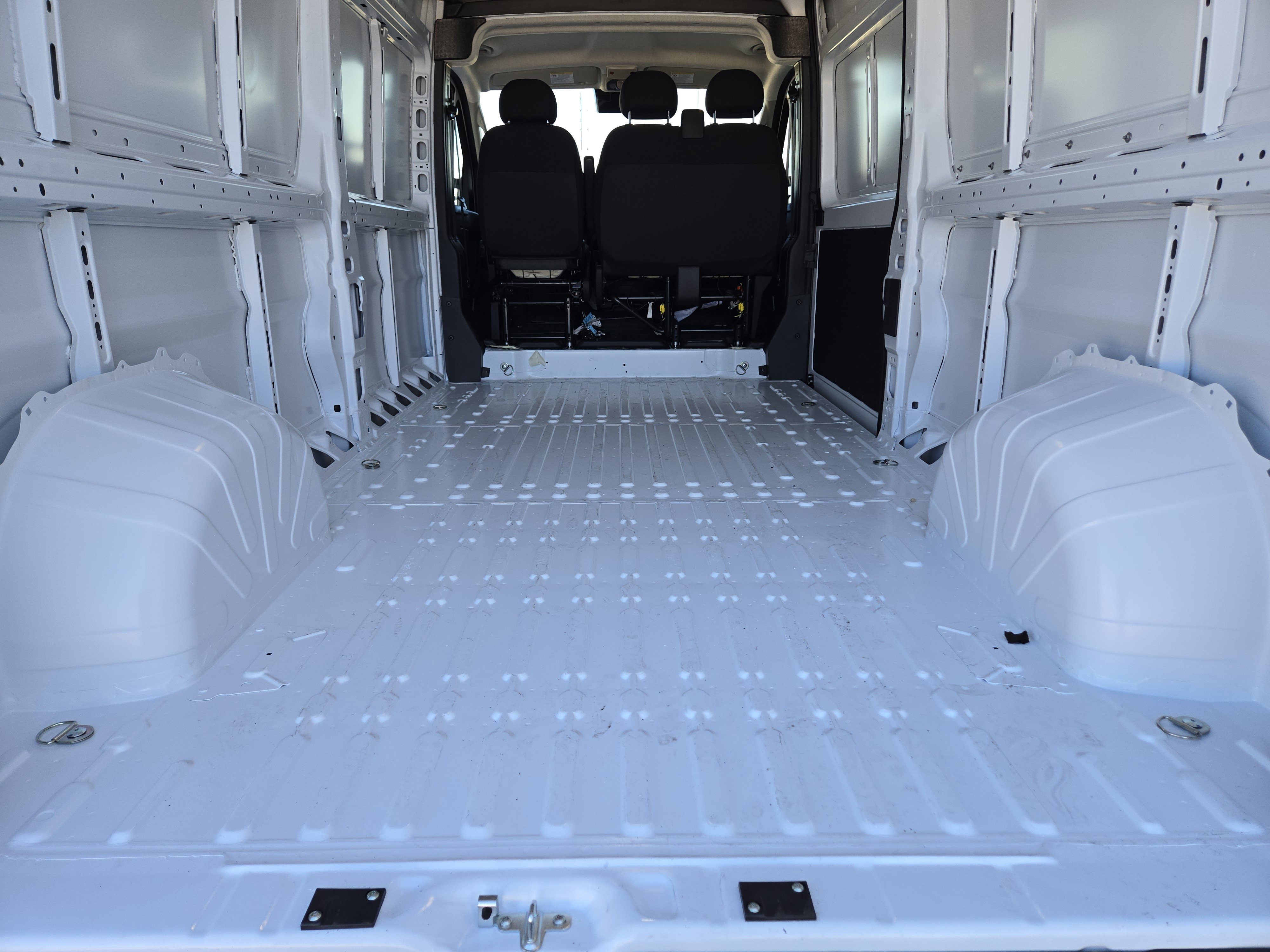 New 2026 Bright White Clear-Coat Exterior Paint RAM Tradesman image 21