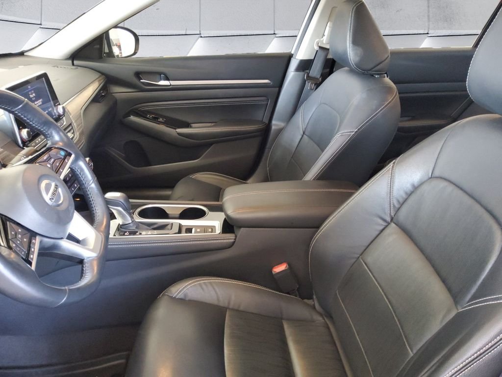 Used 2022 Silver Nissan 2.5 SL image 7