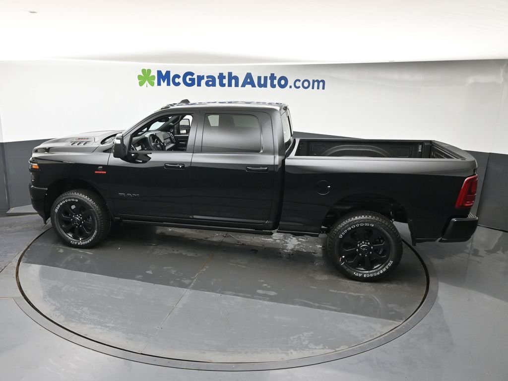 New 2026 Diamond Black Crystal Pearl-Coat Exterior Paint RAM Laramie image 25