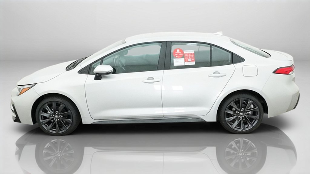 New 2027 Classic Silver Metallic Toyota SE image 2