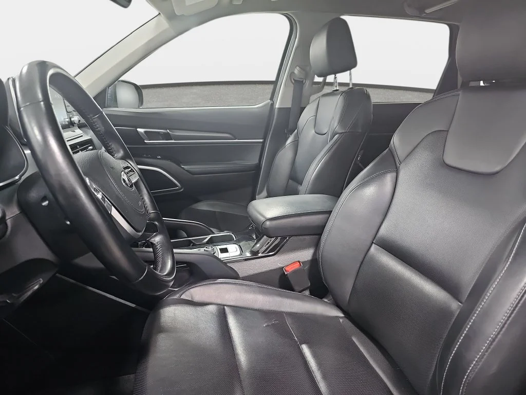Used 2021 Gray Kia LX image 17