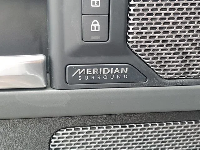 Used 2022 Gray Land Rover X image 15