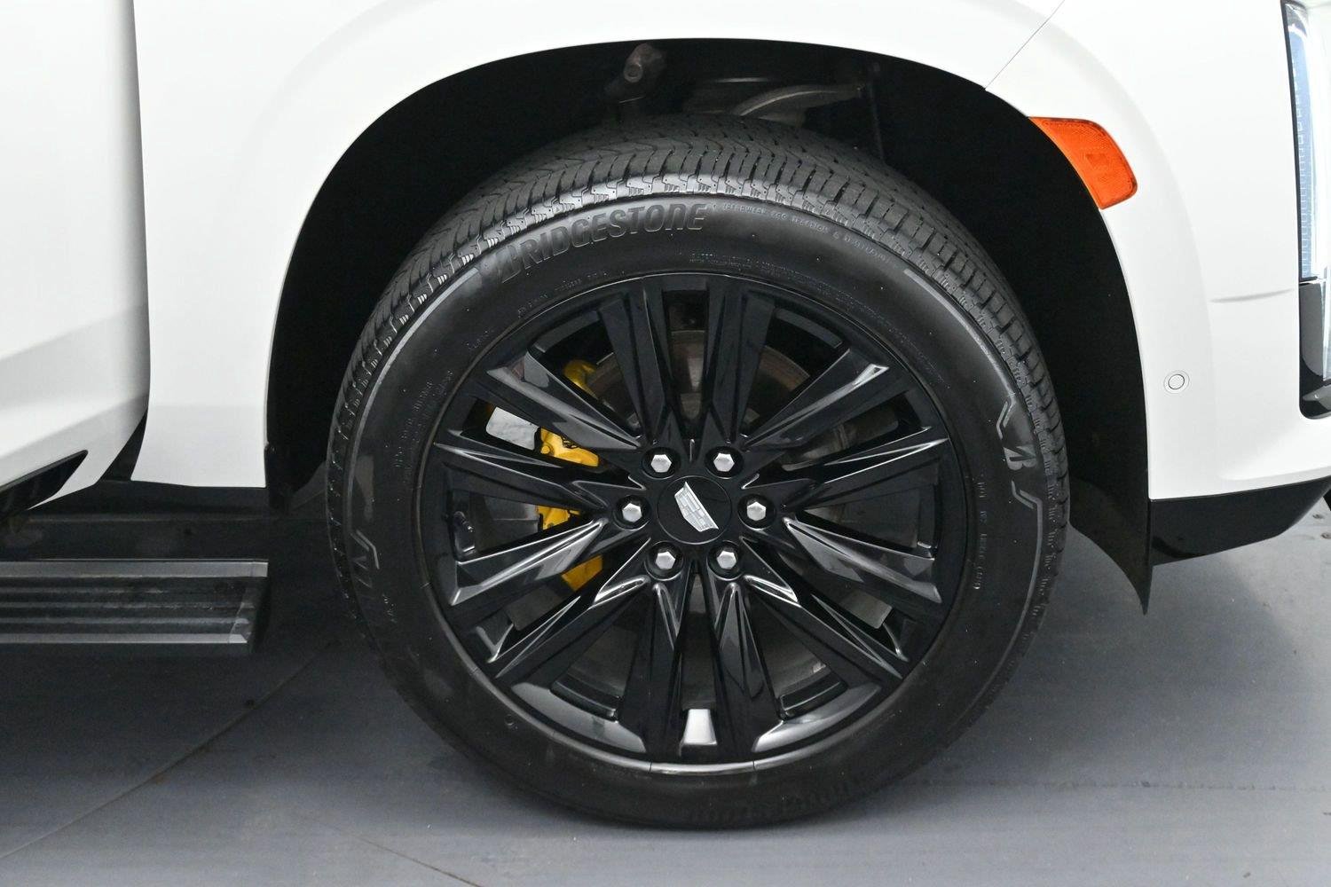 Used 2021 CRYSTAL WHITE TRICOAT Cadillac Sport Platinum image 42