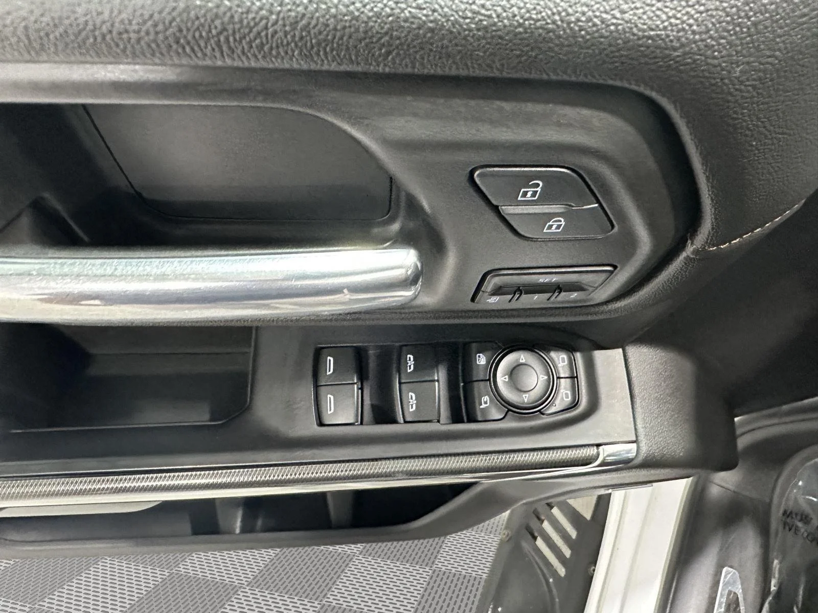 Used 2021 SUMMIT WHITE GMC AT4 image 22