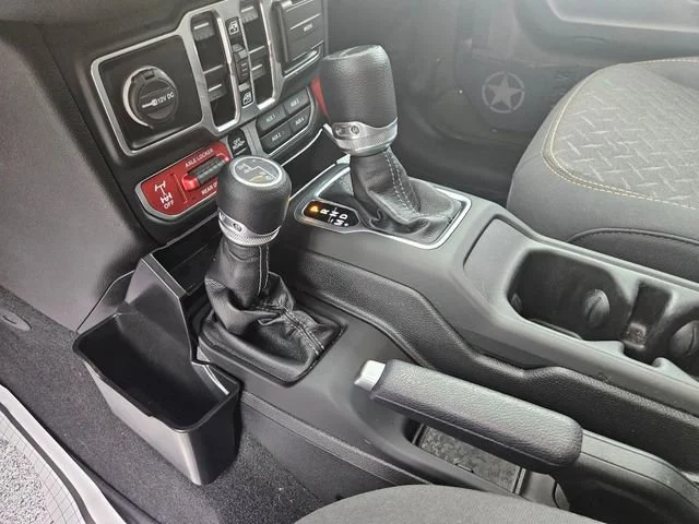 Used 2024 Green Jeep Mojave image 24