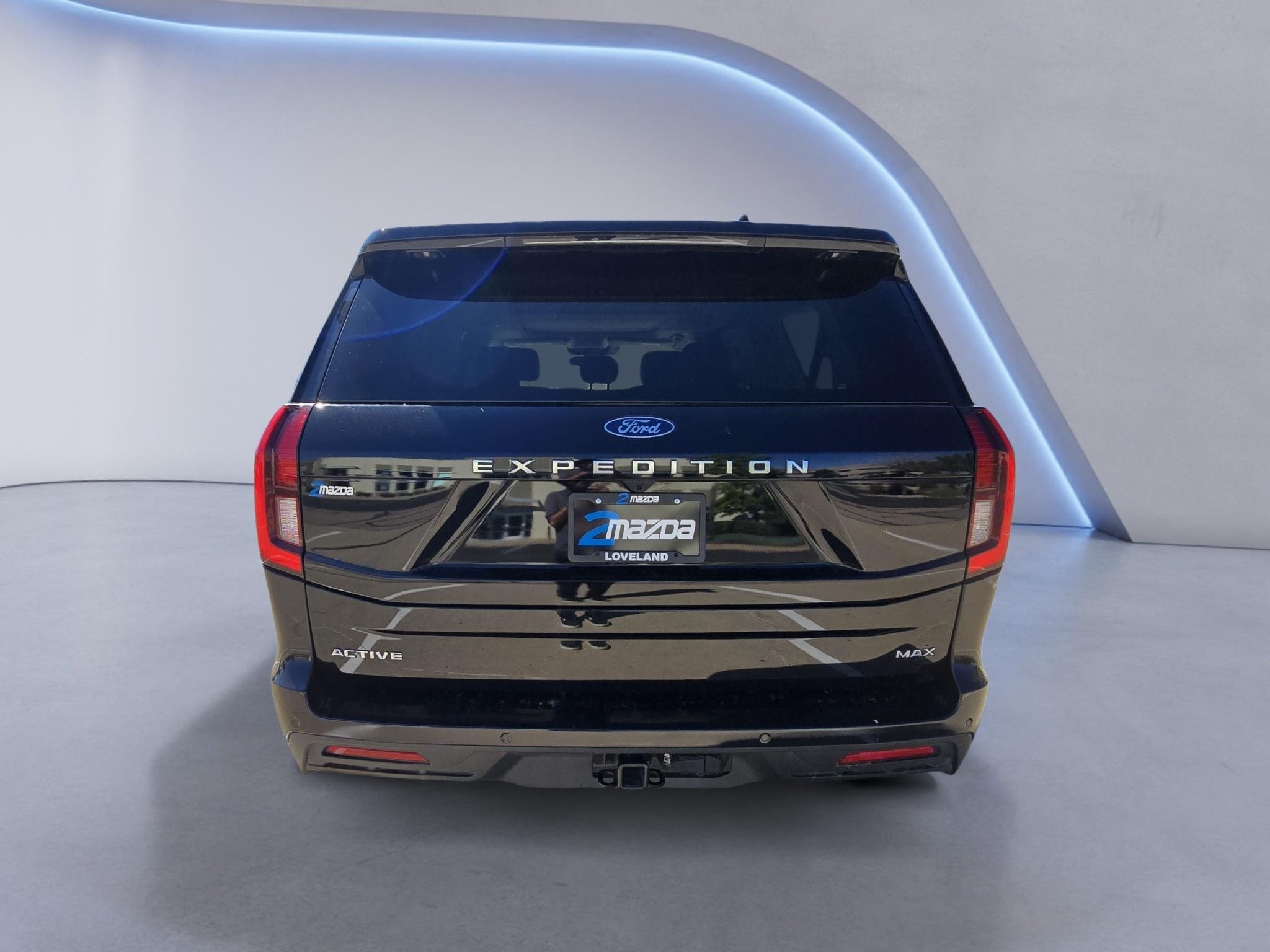 Used 2025 Agate Black Metallic Ford Active image 4