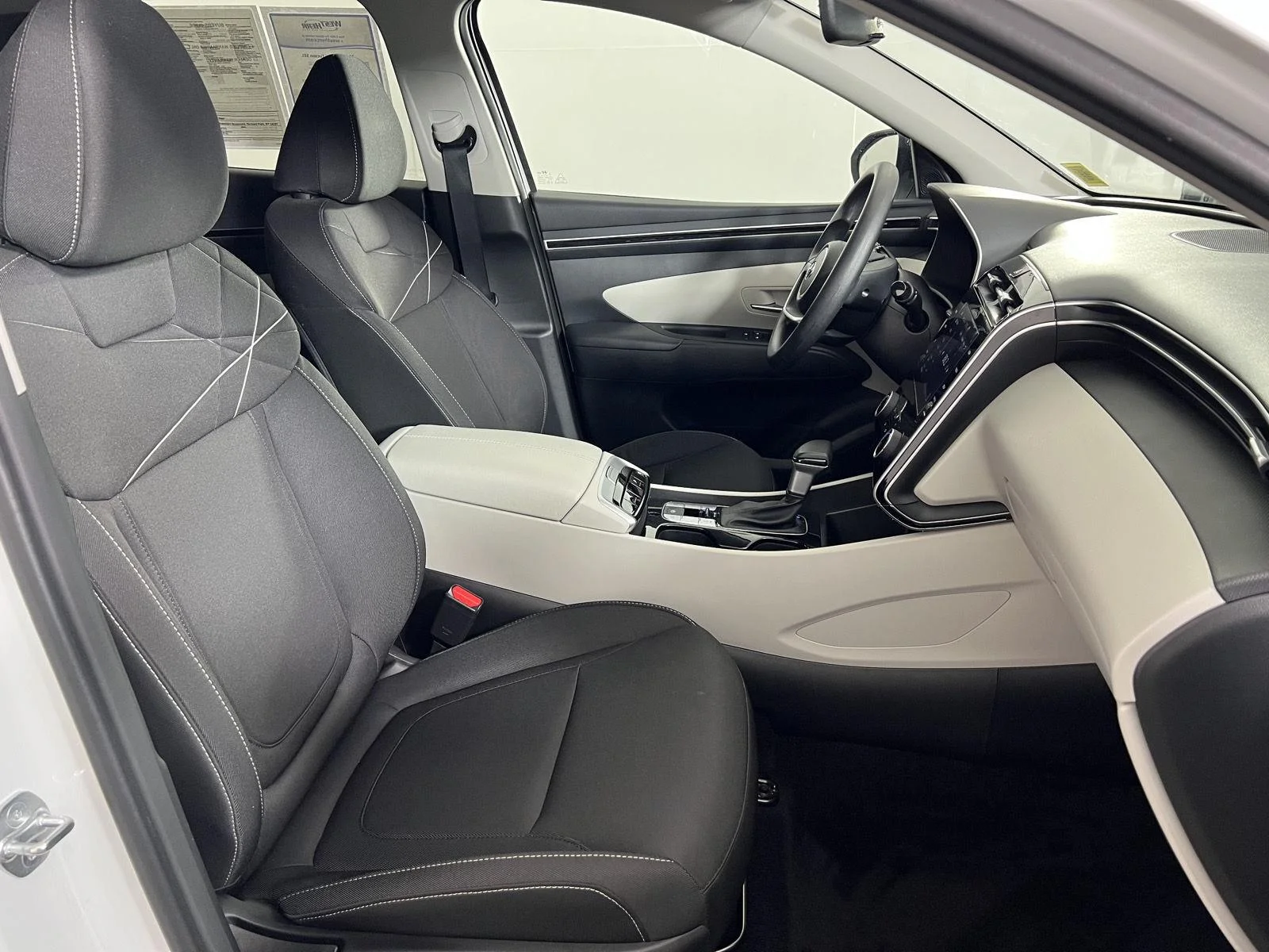 Used 2023 Wh Hyundai SEL image 23
