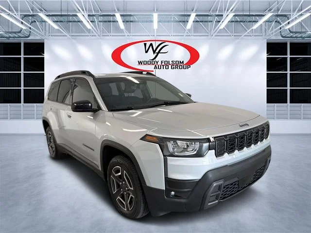 Used 2026 Silver Jeep Limited image 3