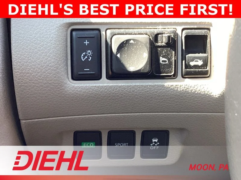 Used 2013 Silver Nissan SV image 17