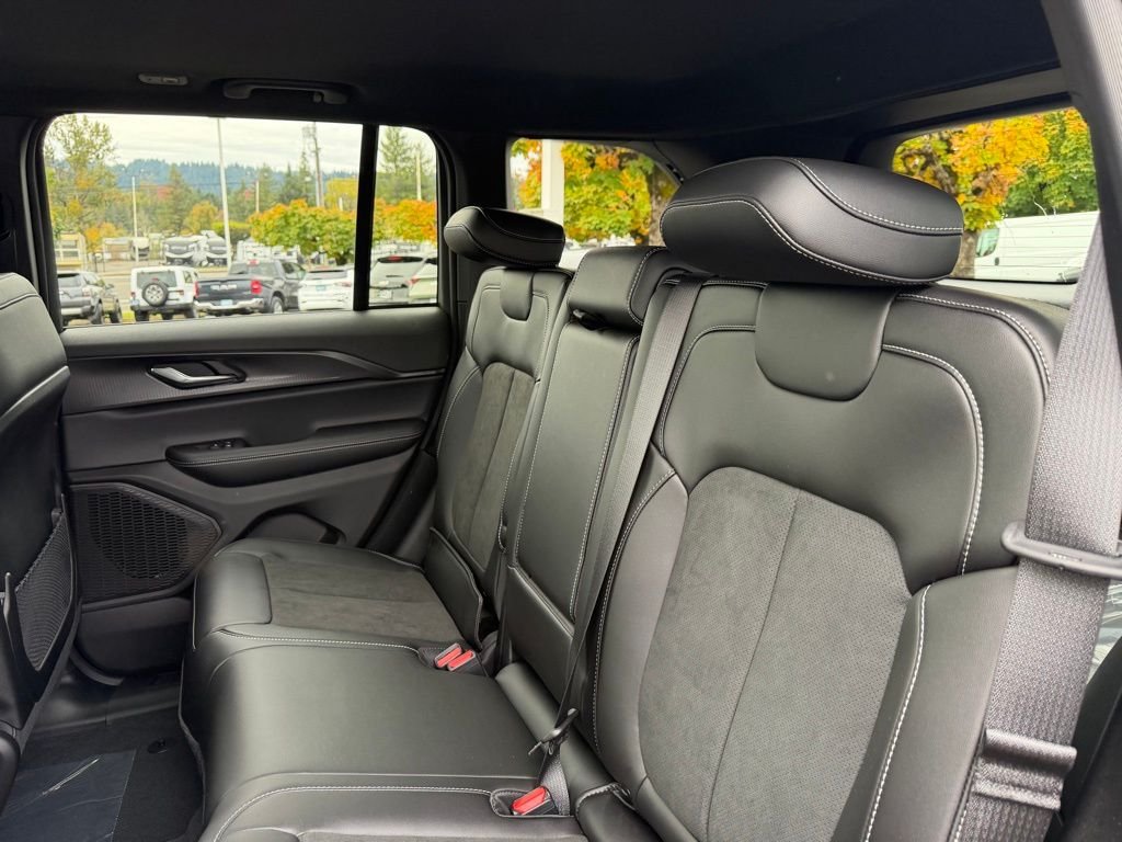 2025 Jeep Grand Cherokee Altitude - Photo 27