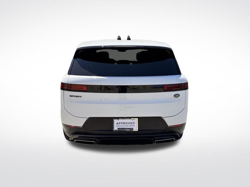 Used 2023 White Land Rover SE image 7