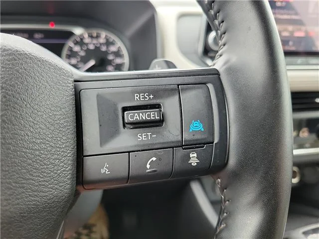 Used 2025 Super Black Nissan SV Front-Wheel Drive image 19