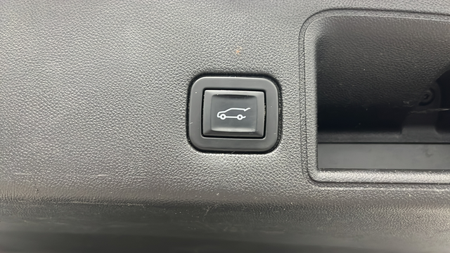 Used 2019 Summit White GMC SLT image 28