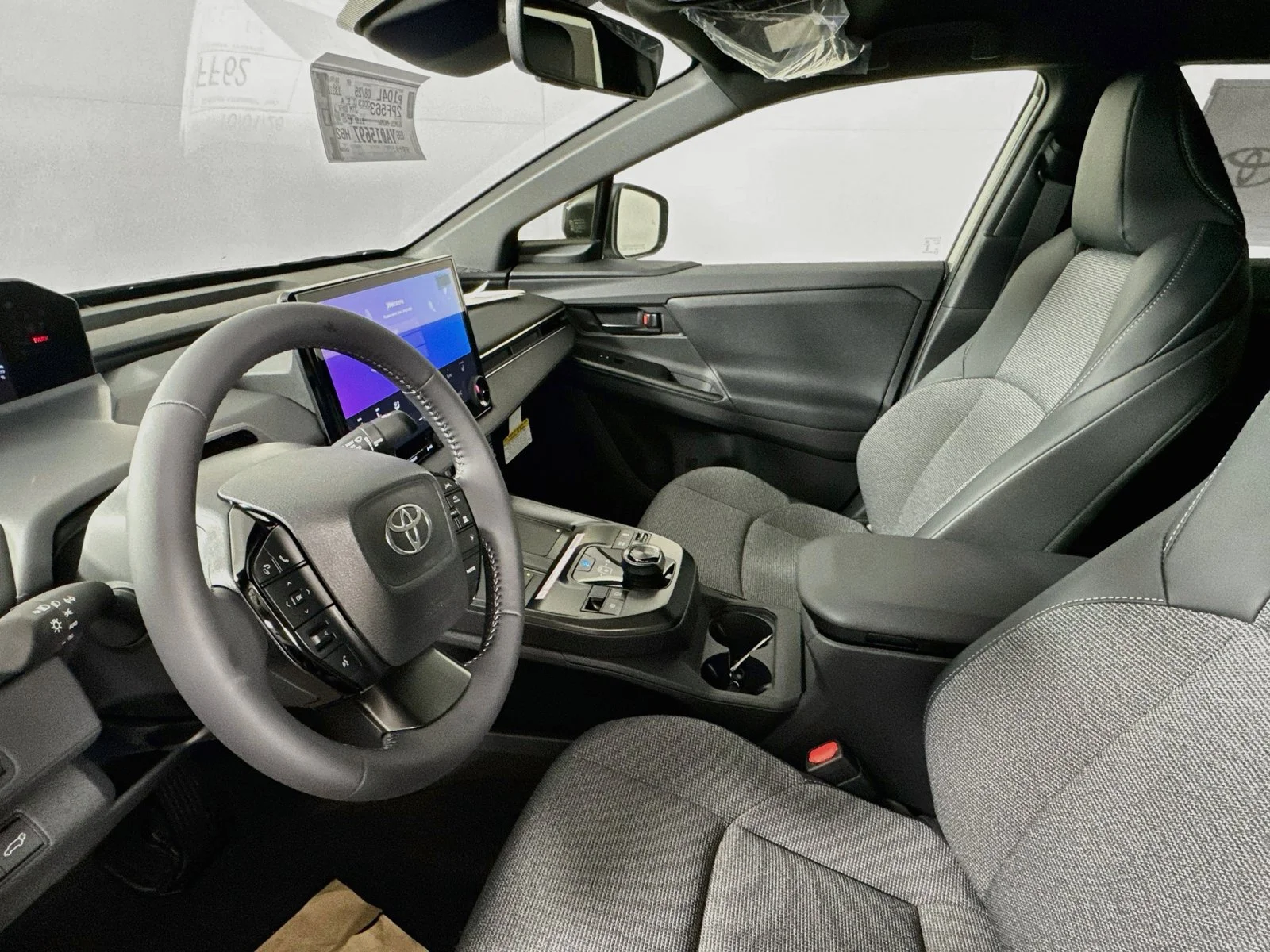 New 2027 Heavy Metal <sup>1</sup> Toyota  XLE image 7