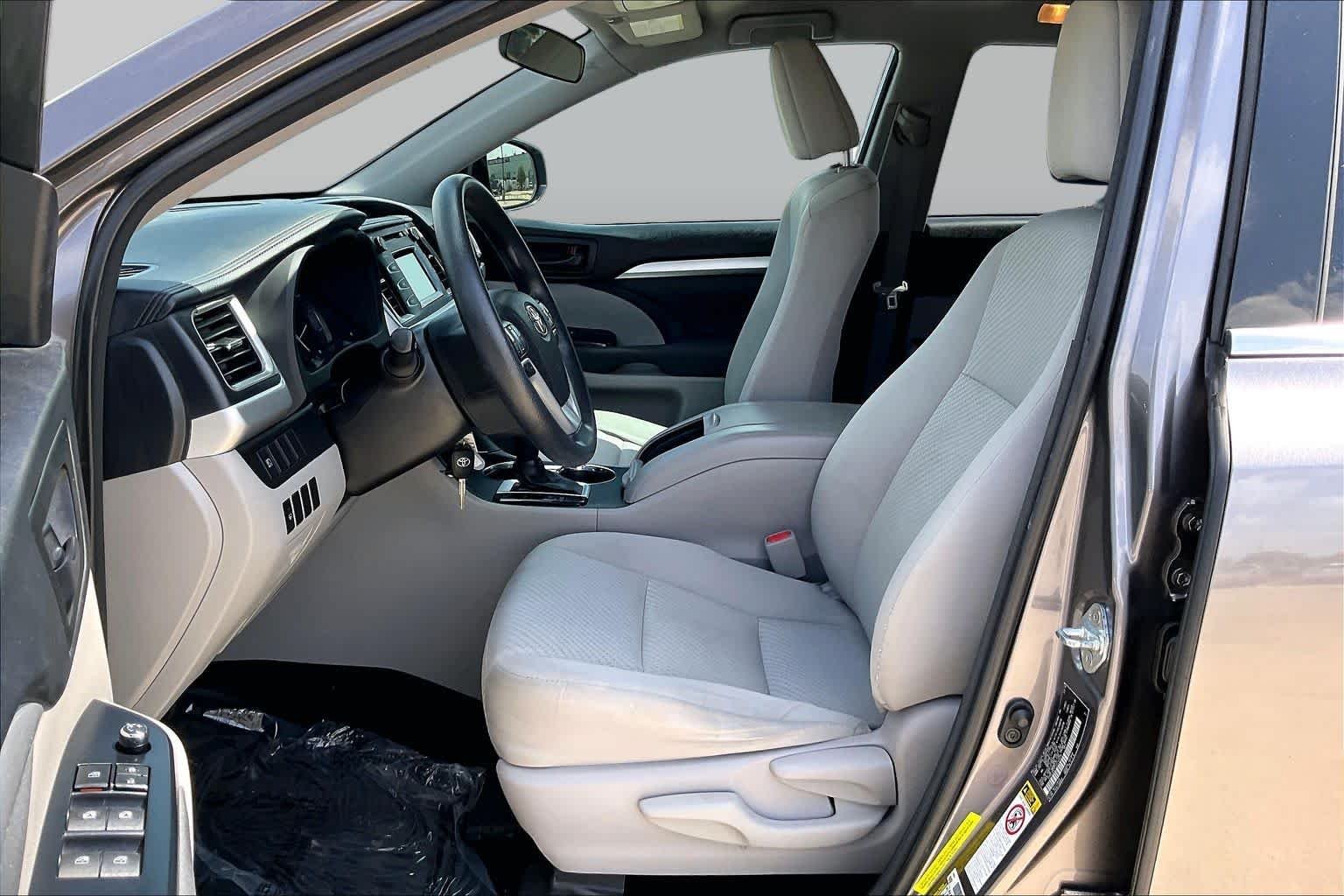 Used 2018 Predawn Gray Mica Toyota LE image 8