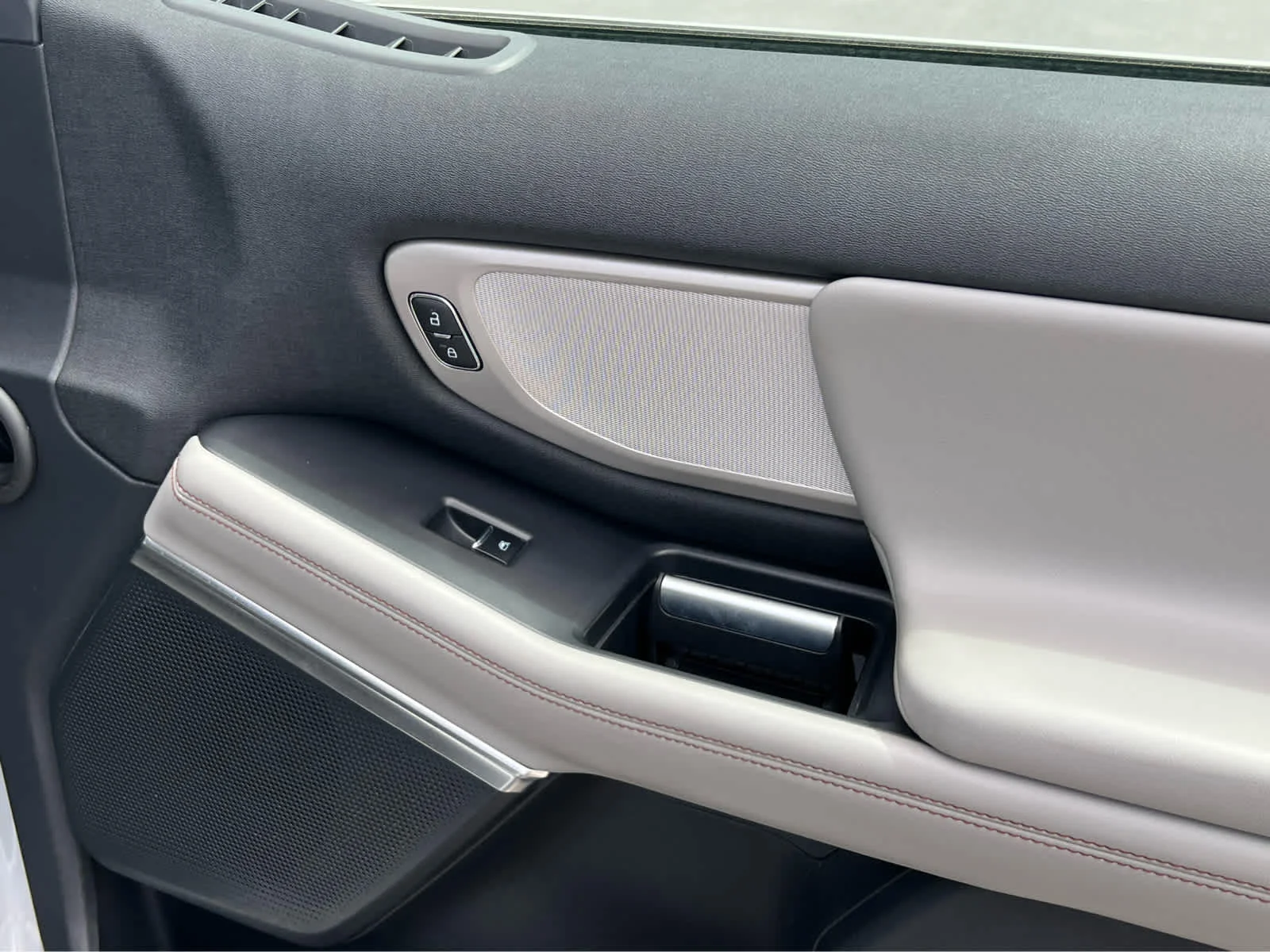 Certified Used 2025 Space Silver Ford Active image 19