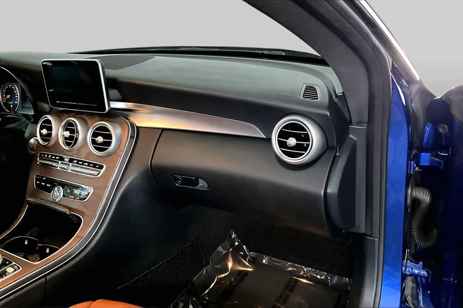 Used 2017 Brilliant Blue Metallic Mercedes-Benz C 300 image 19