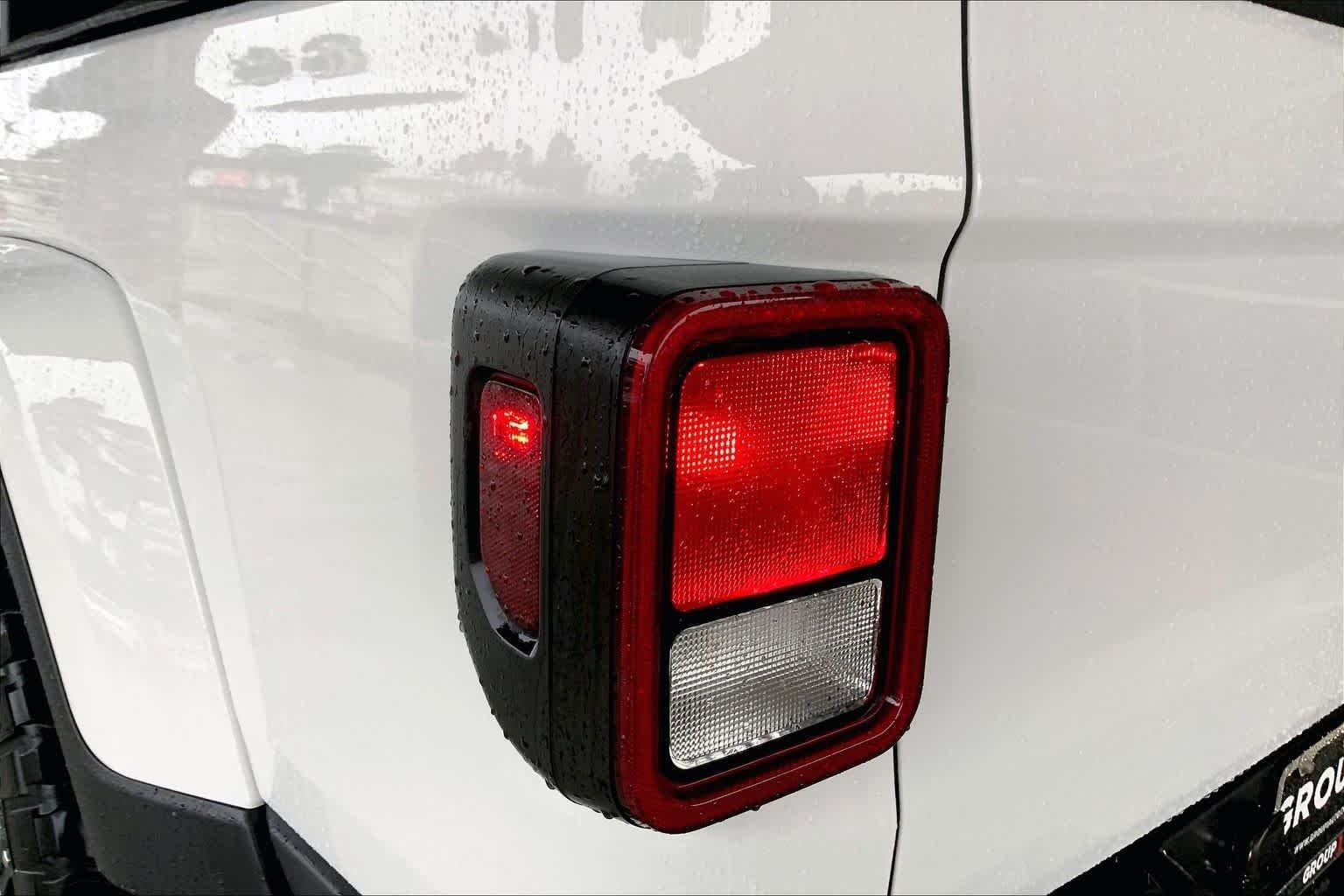 Used 2024 Bright White Clearcoat Jeep Texas Trail image 28