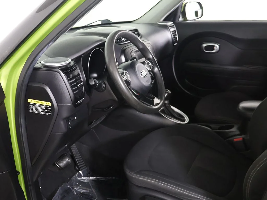 Used 2014 Green Kia Base image 17