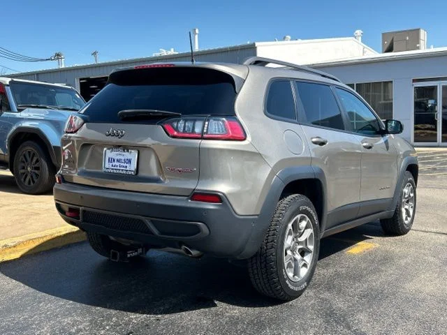 Used 2020 Beige Jeep Trailhawk image 14