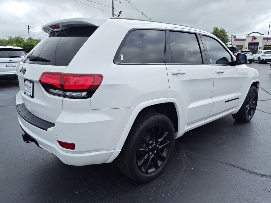 Used 2019 White Jeep Altitude image 5