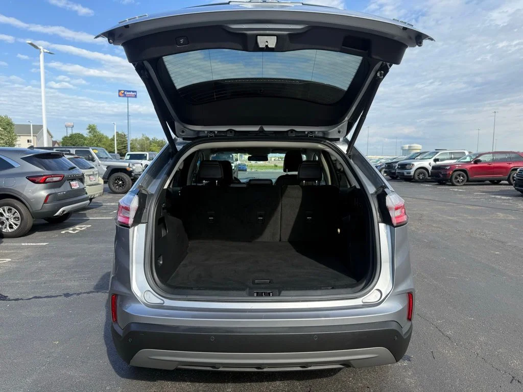Used 2023 Silver Ford SEL image 45