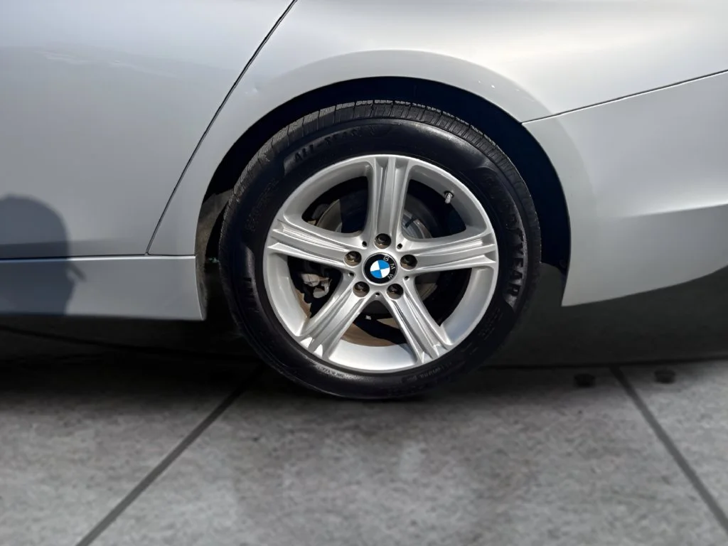 Used 2015 Silver BMW 320i image 29