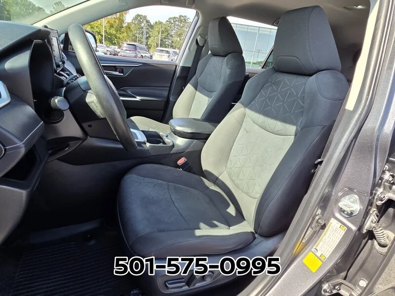 Used 2021 Magnetic Gray Metallic TOYOTA XLE FWD image 8
