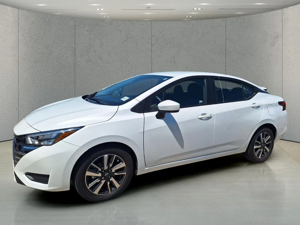 2025 Nissan Versa 1.6 SV CVT's photo