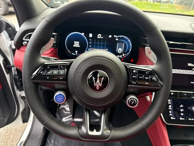 Used 2025 Bianco Maserati Modena image 18