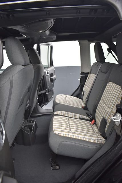 New 2026 Black Clear-Coat Exterior Paint Jeep 85th Anniversary Edition image 8