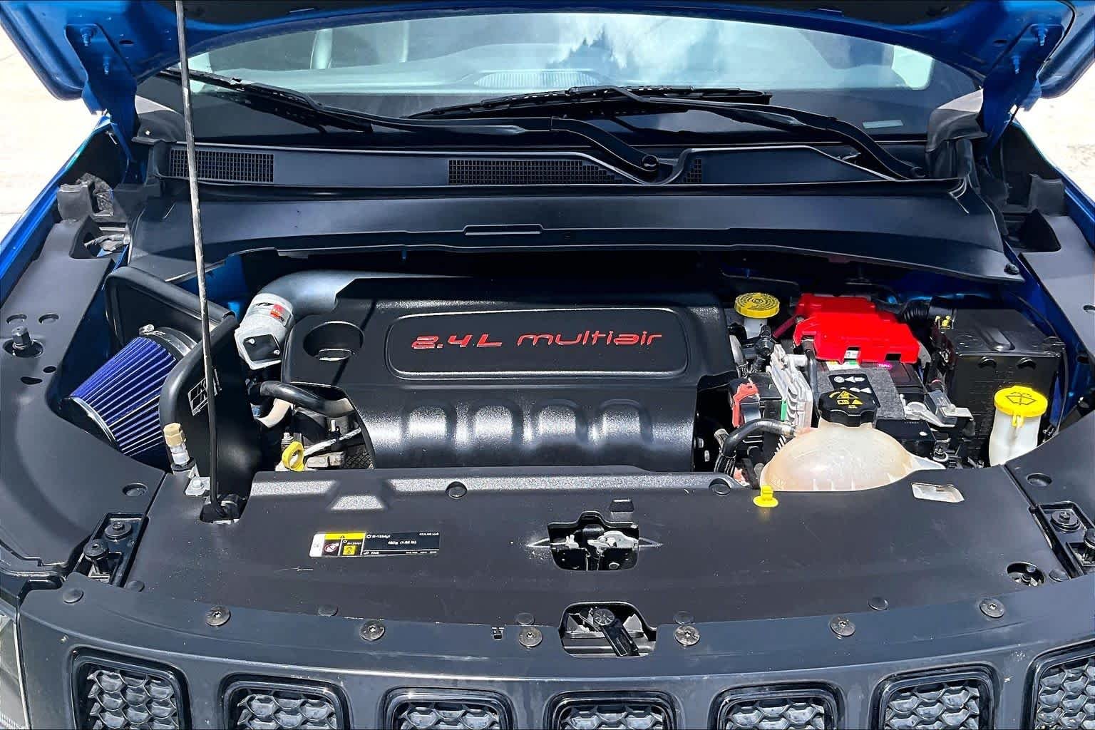 Used 2019 Laser Blue Pearlcoat Jeep Altitude image 28