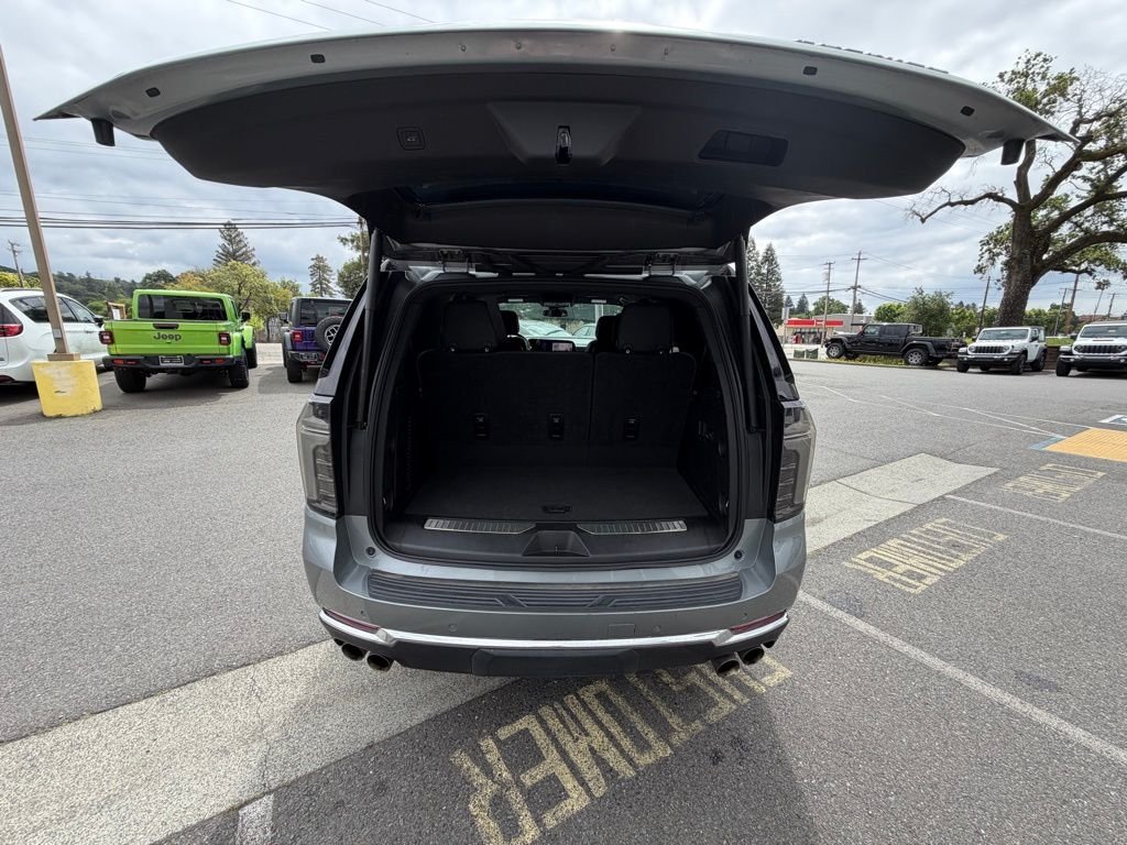 Used 2025 Gray Chevrolet Premier image 27