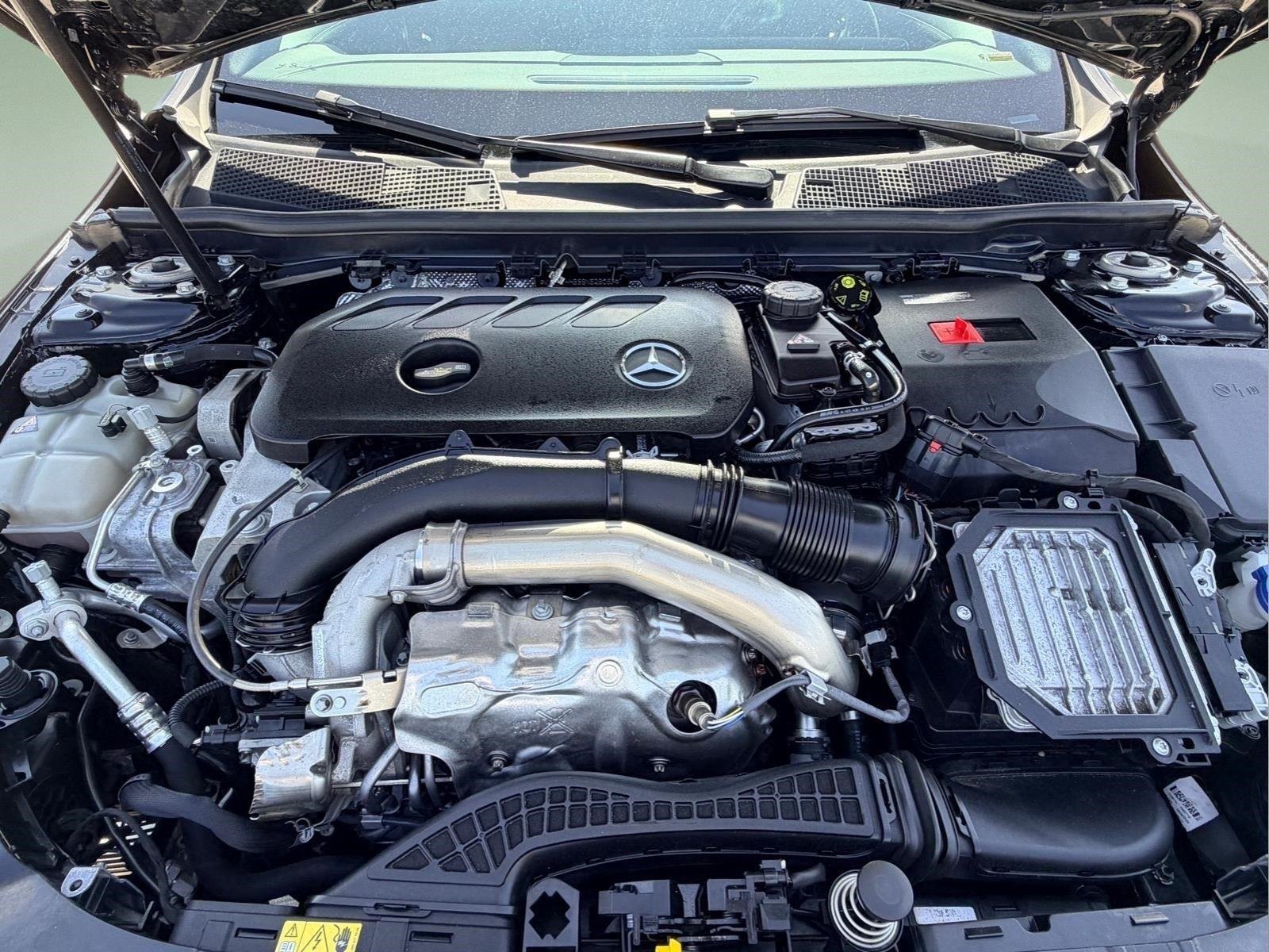 Used 2025  Mercedes-Benz CLA 250 image 32