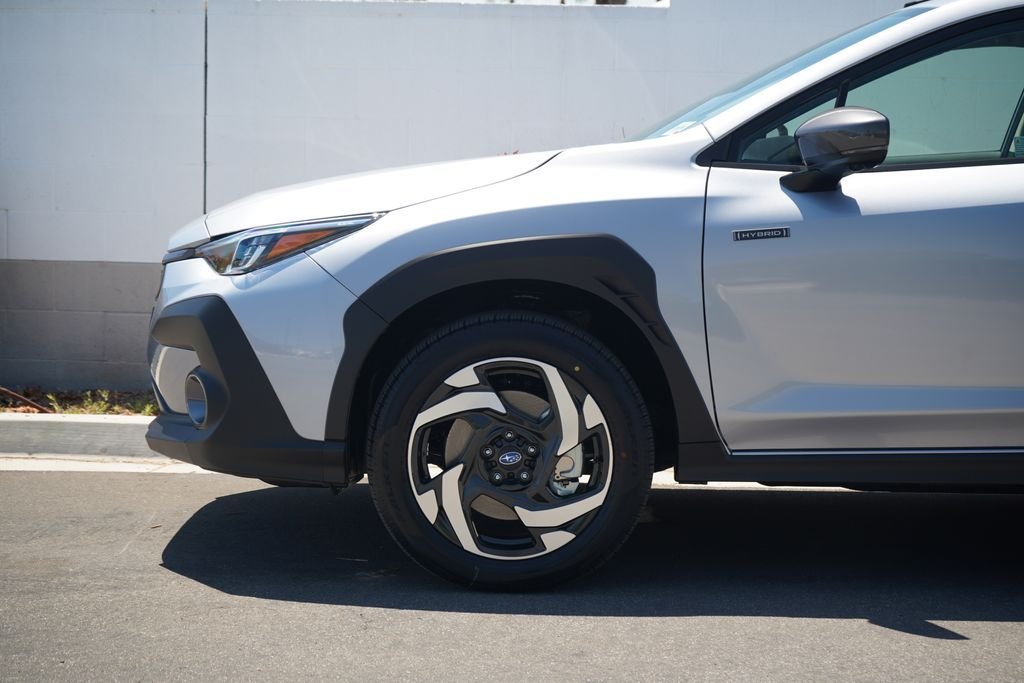 New 2026 ICE SILVER METALLIC Subaru Limited Hybrid image 2