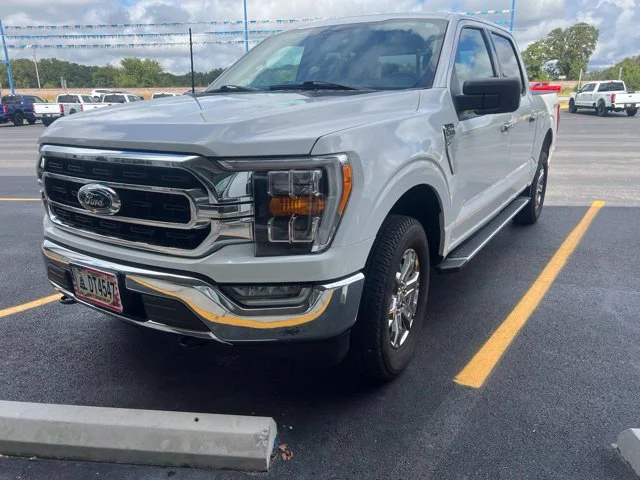 Used 2023 Oxford White Ford XLT image 1