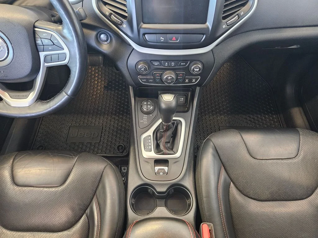 Used 2018 White Jeep Trailhawk image 20