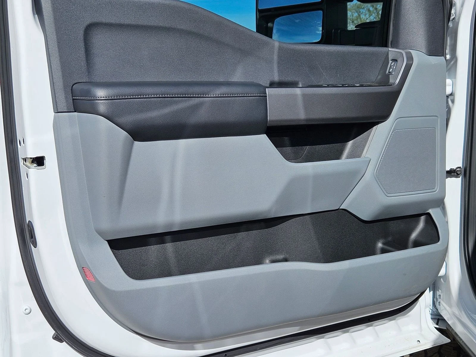New 2026 Oxford White Ford F-250® XL image 12