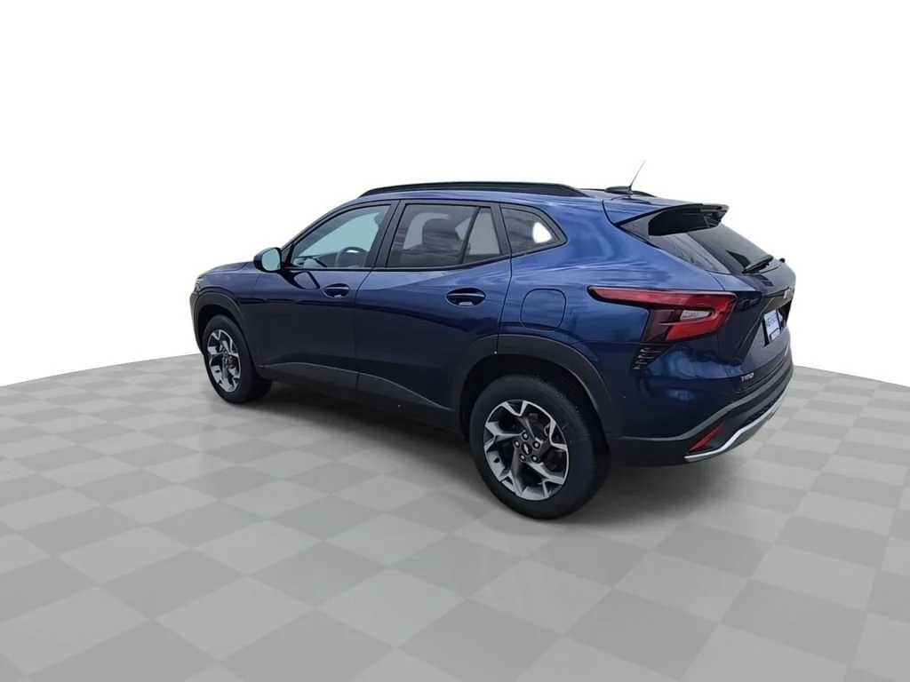 2024 Chevrolet Trax LT - Photo 6