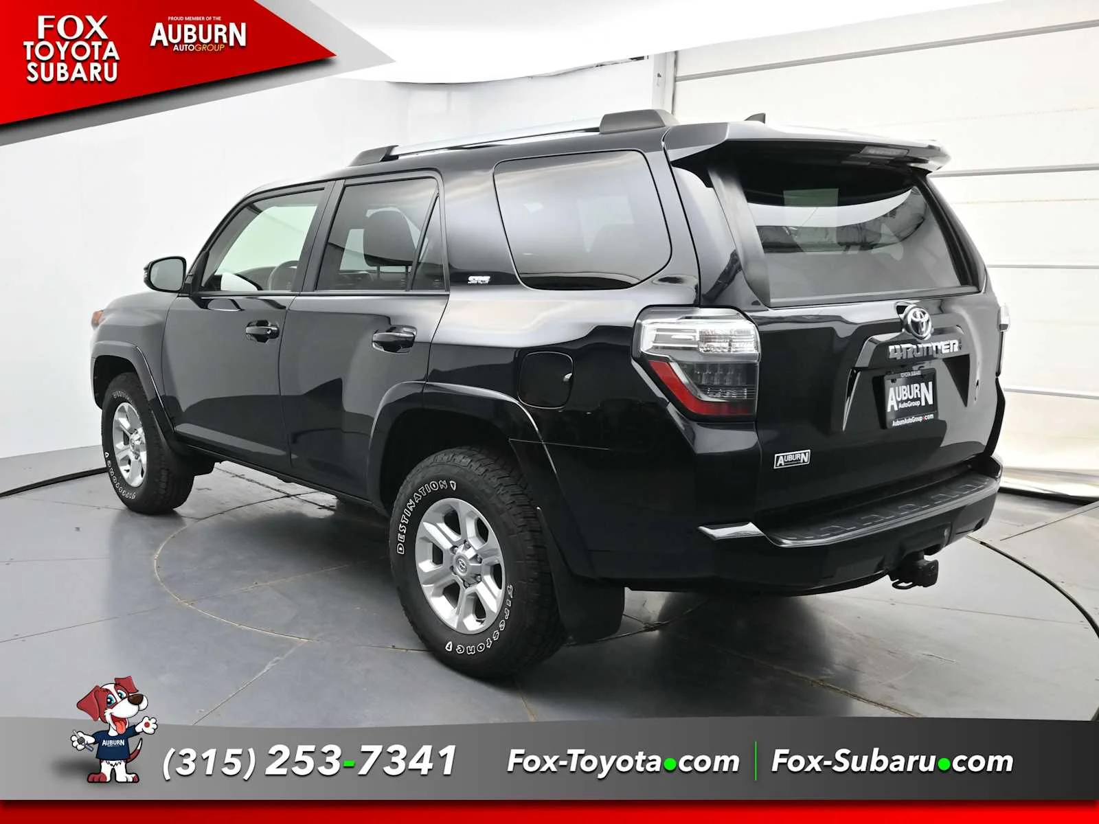 Used 2022 Midnight Black Metallic Toyota SR5 Premium image 16