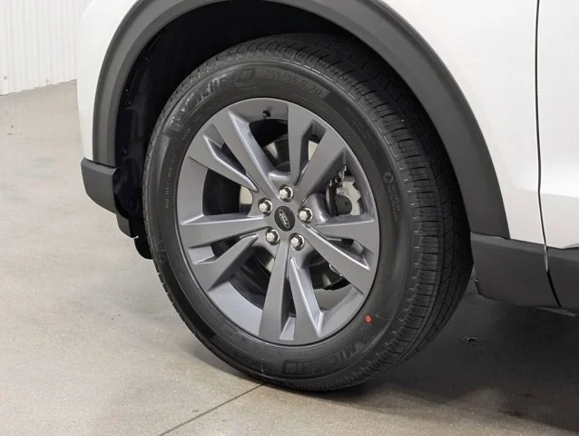 New 2026 Star White Metallic Tri-Coat Ford Active image 33